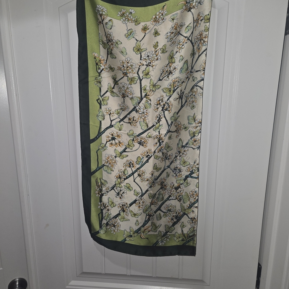 Floral Green and Cream Scarf NWOT